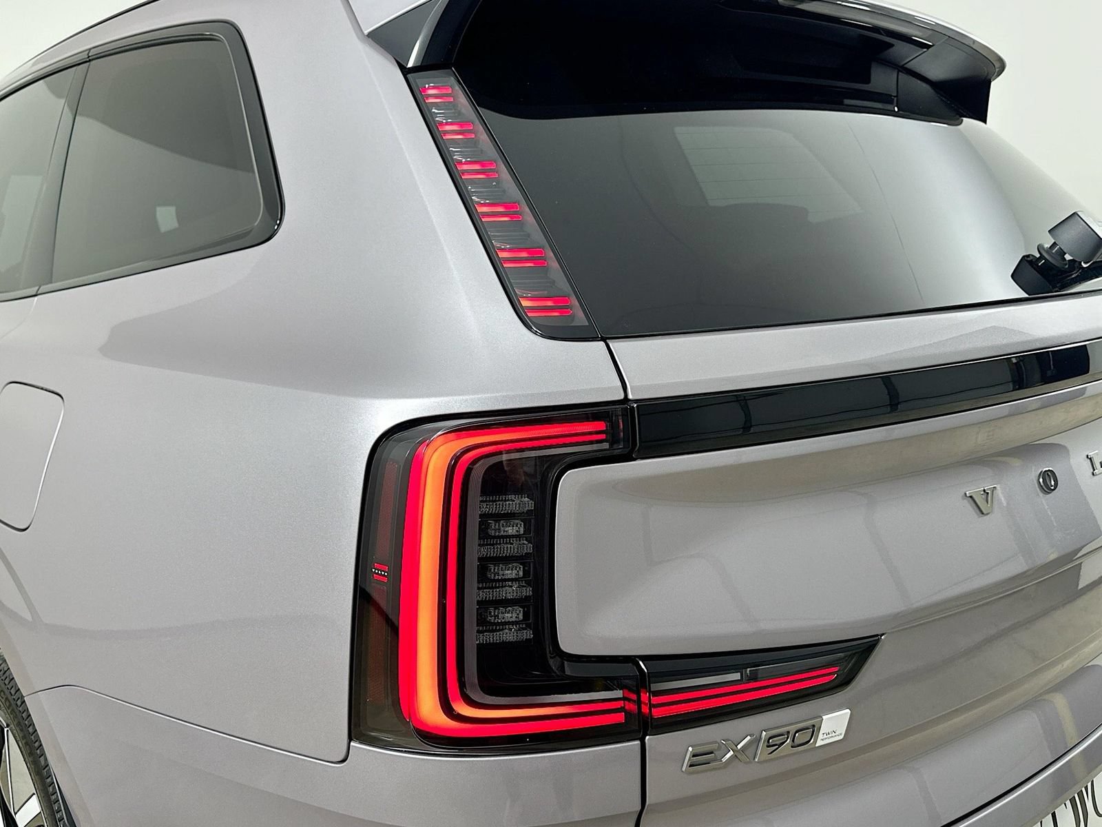 New 2026 Volvo EX90 Ultra AWD/4WD image 12