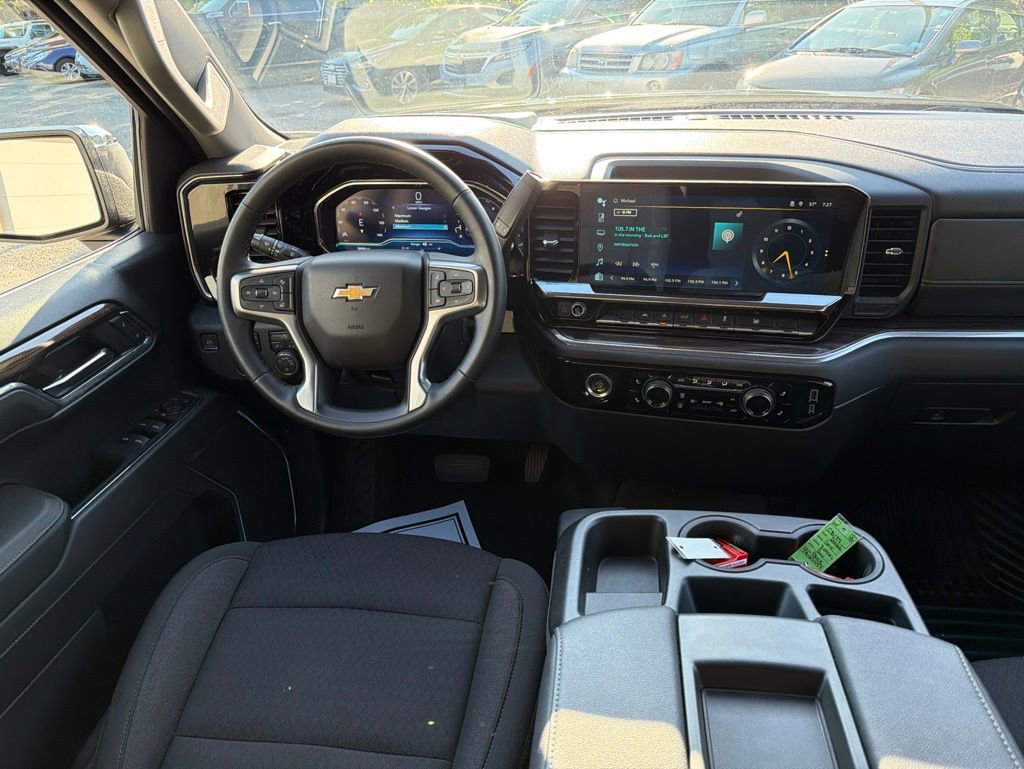 Used 2024 Chevrolet Silverado 1500 LT AWD/4WD image 17