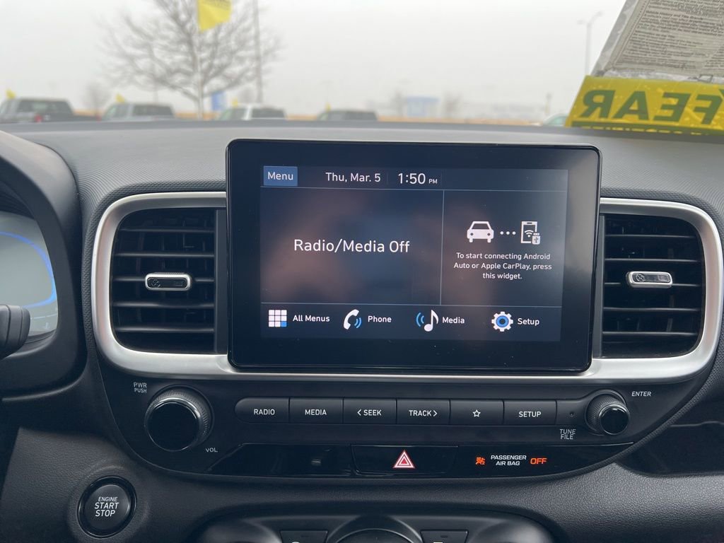 Used 2025 Hyundai Venue SEL image 19