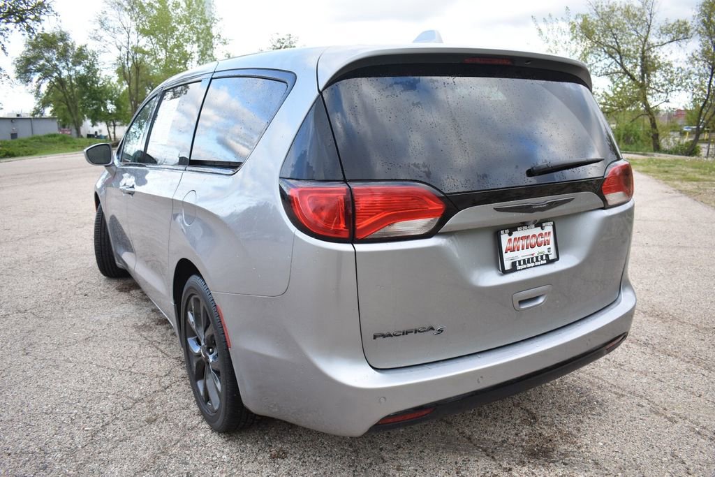 Used 2019 Chrysler Pacifica Touring Plus w/ S Appearance Package FWD image 5