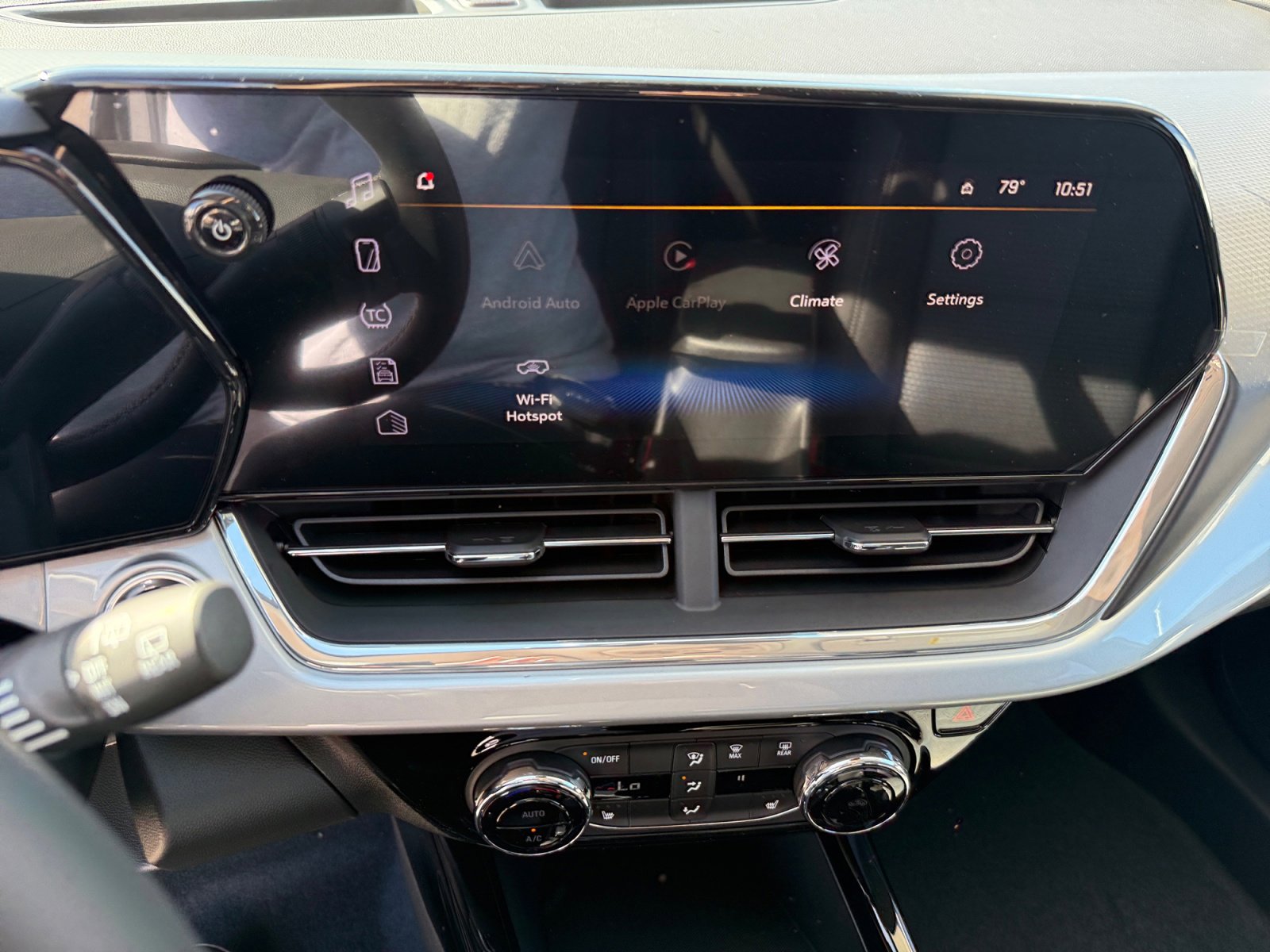 New 2026 Chevrolet Trax LT w/ Driver Confidence Package image 12