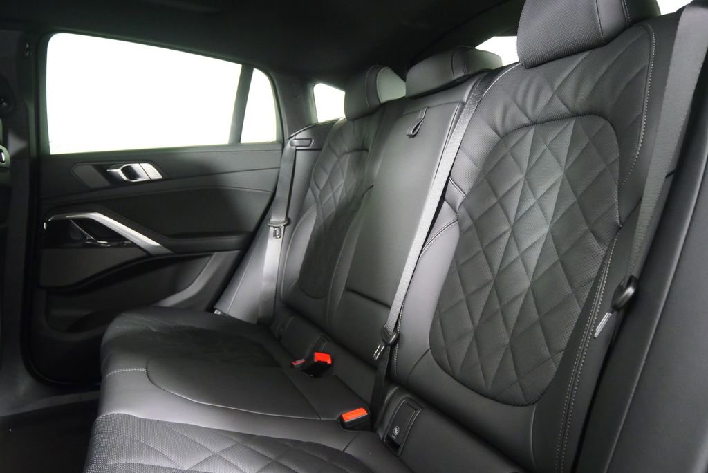 New 2026 BMW X6 xDrive40i w/ Climate Comfort Package image 15