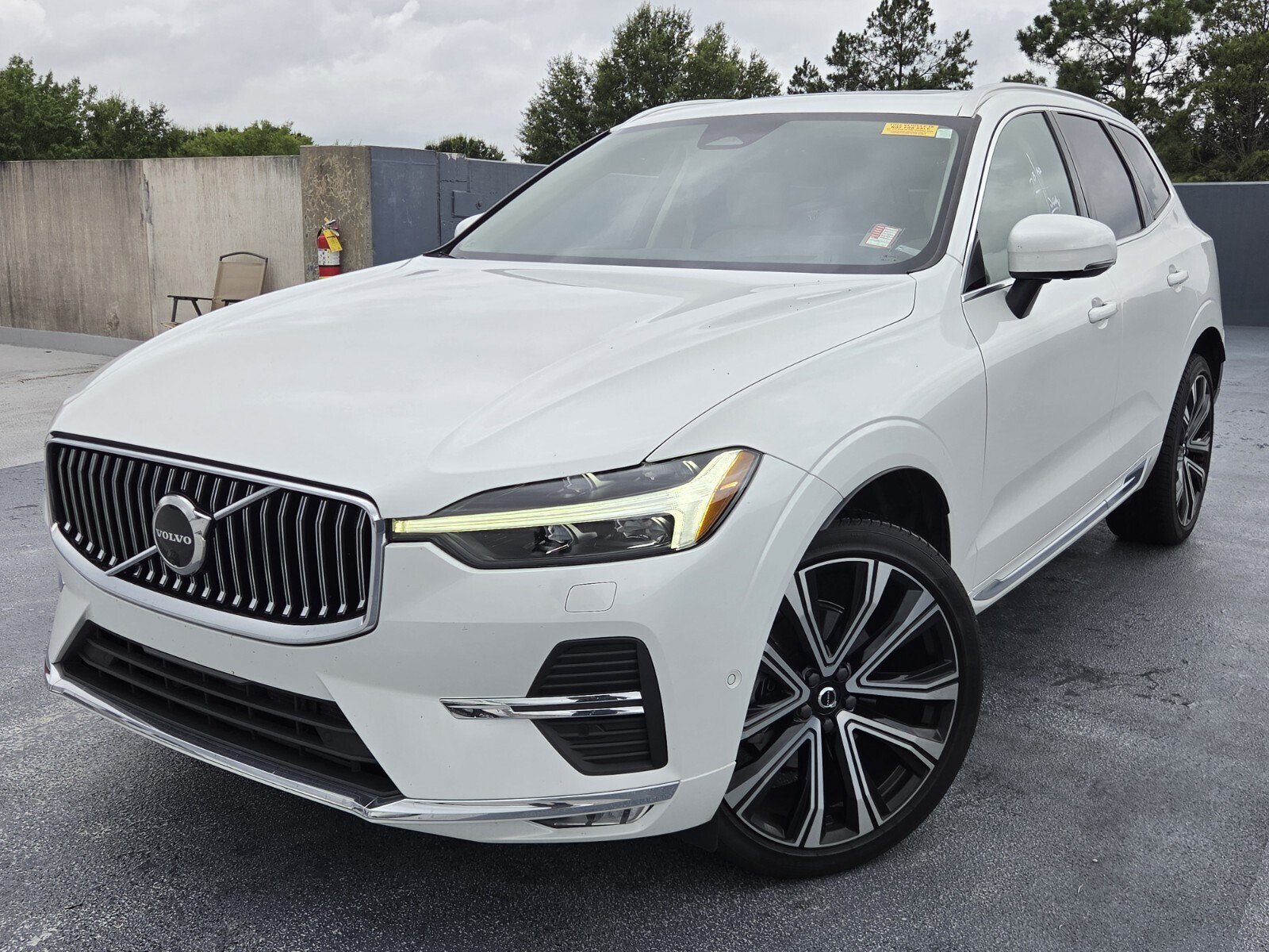 Used 2023 Volvo XC60 B5 Ultimate w/ Climate Package