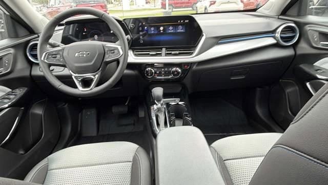 New 2026 Chevrolet Trax LT w/ Midnight Edition FWD image 5