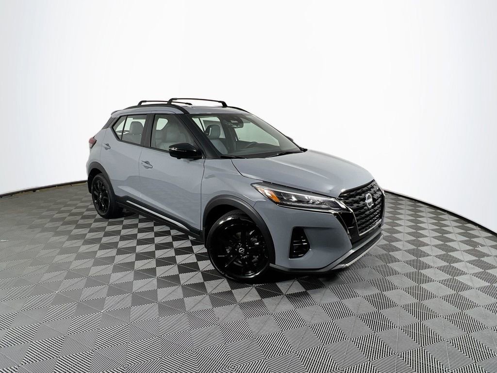 Used 2024 Nissan Kicks SR w/ SR Premium Package image 3