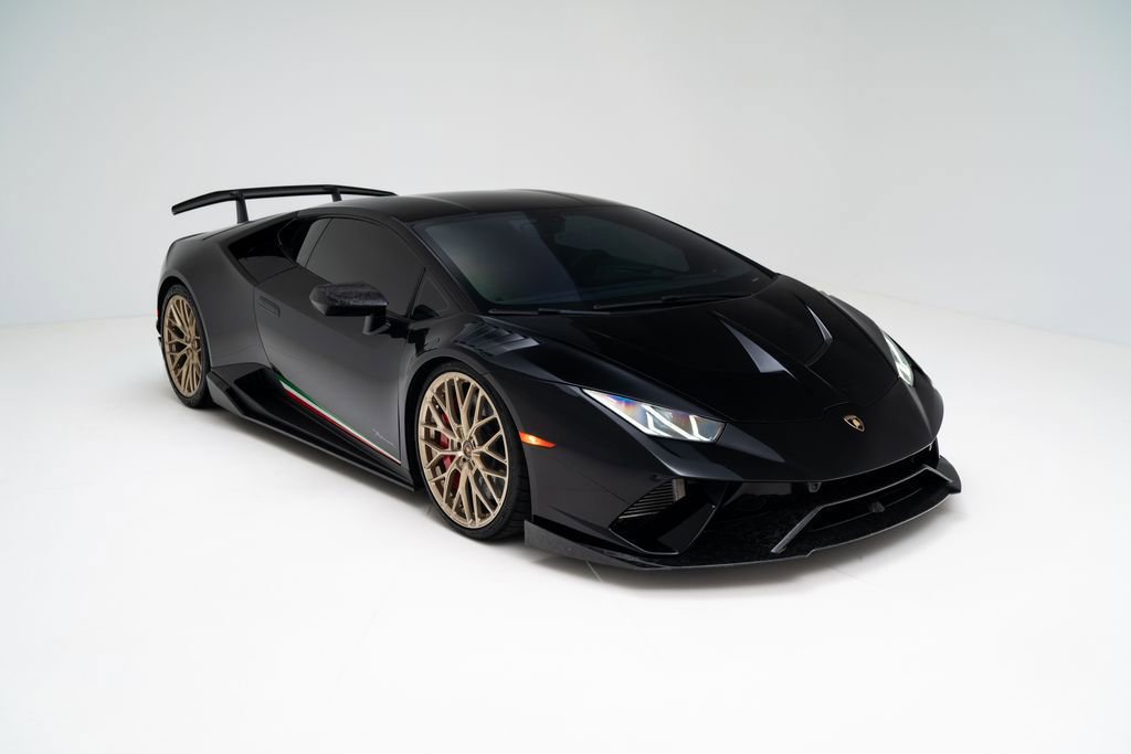 Used 2018 Lamborghini Huracan Performante AWD/4WD image 2