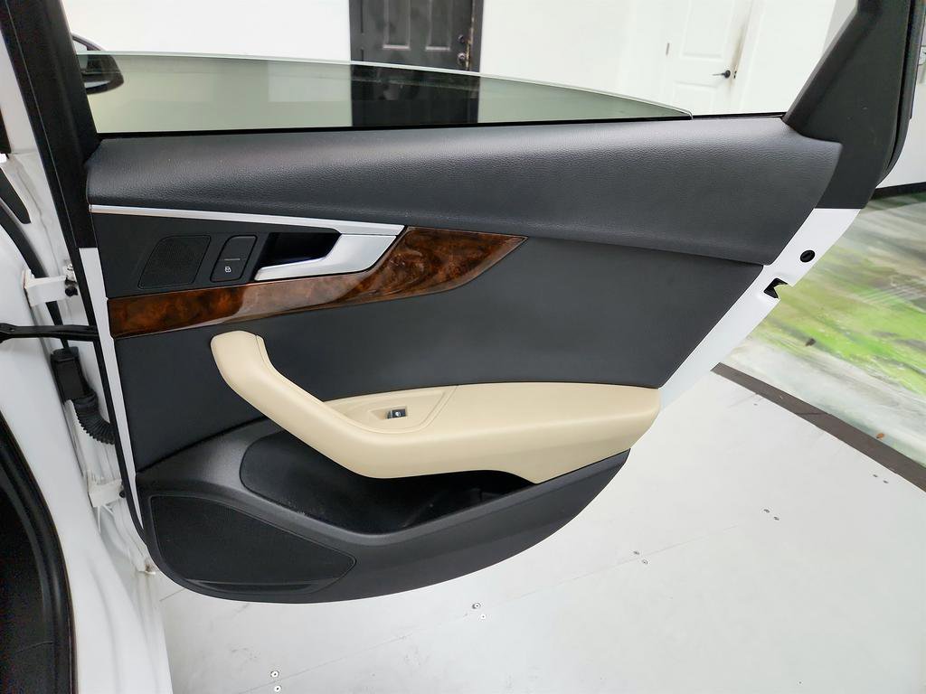 Used 2017 Audi A4 2.0T Premium image 29