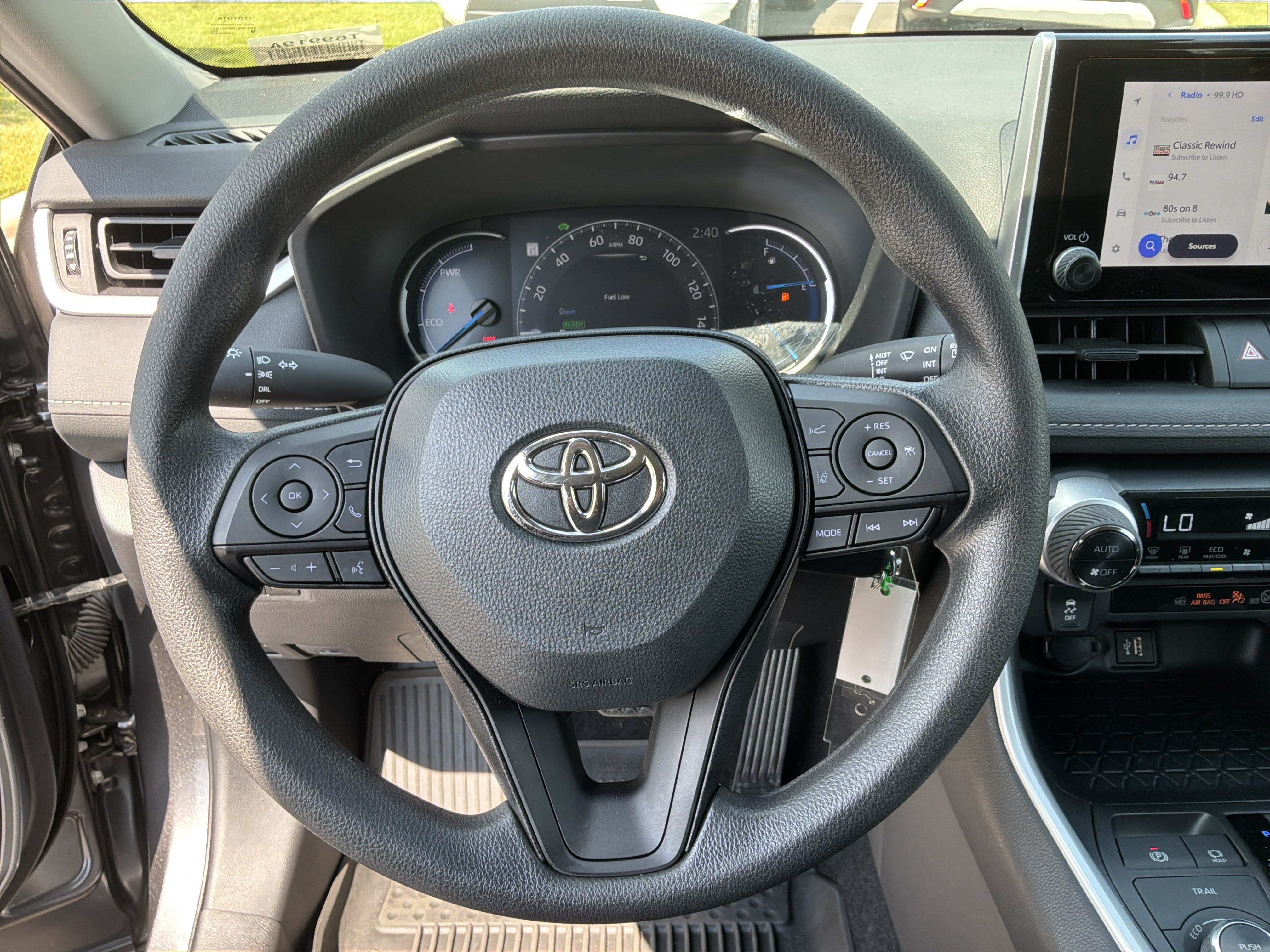 Used 2024 Toyota RAV4 LE AWD/4WD image 18