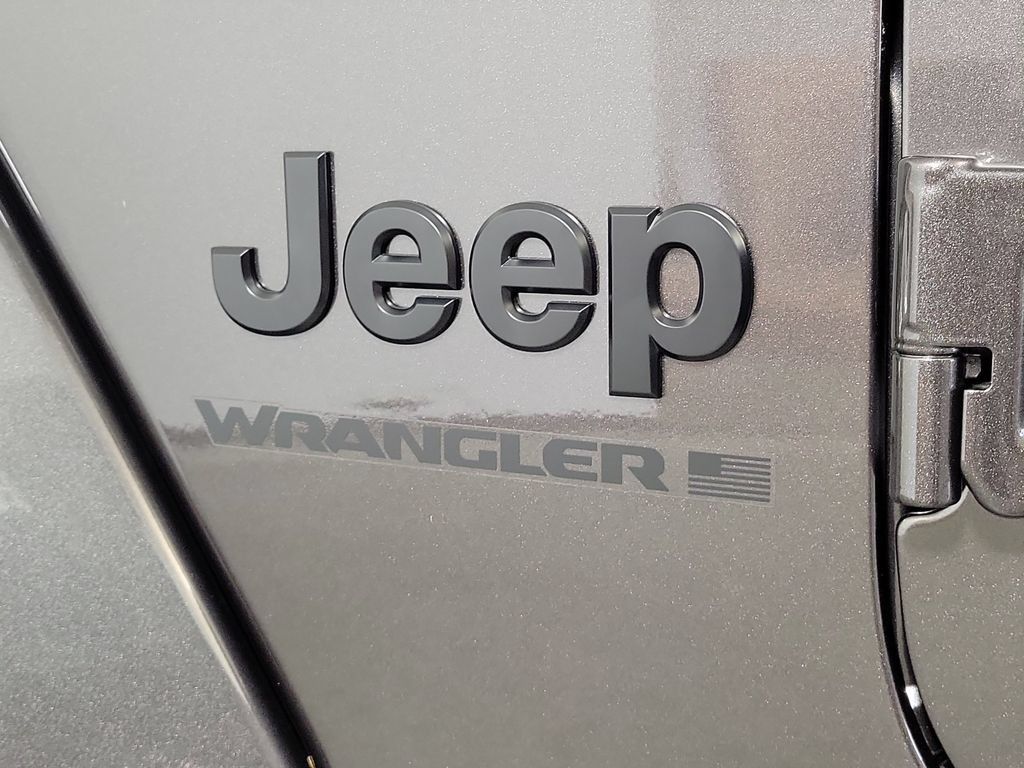 New 2026 Jeep Wrangler Unlimited Sahara w/ Technology Group AWD/4WD image 8