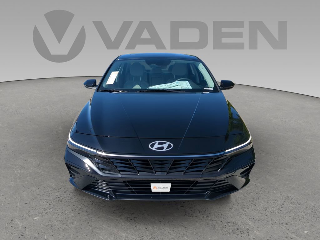 Used 2025 Hyundai Elantra Limited FWD image 5