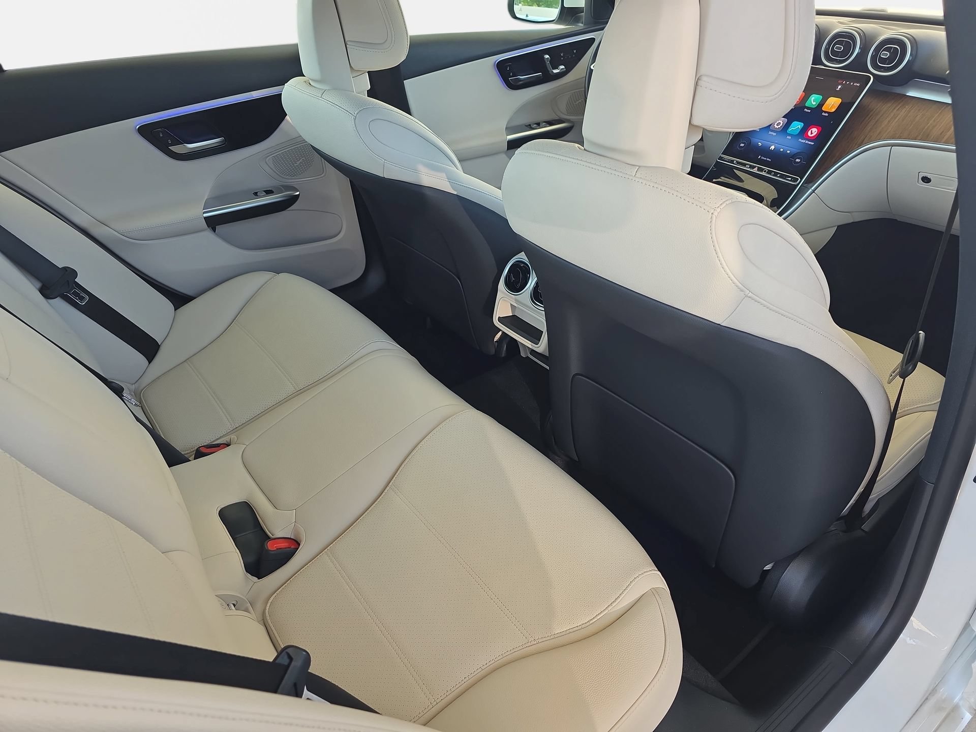 Used 2025 Mercedes-Benz C 300 Sedan image 11