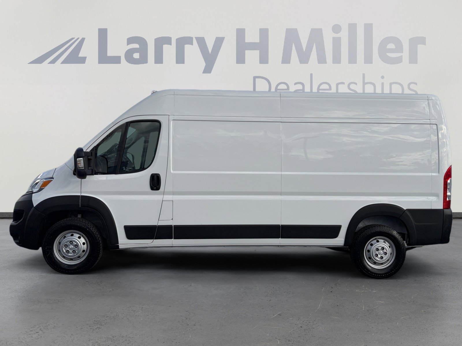 Used 2023 RAM ProMaster 2500 FWD image 2
