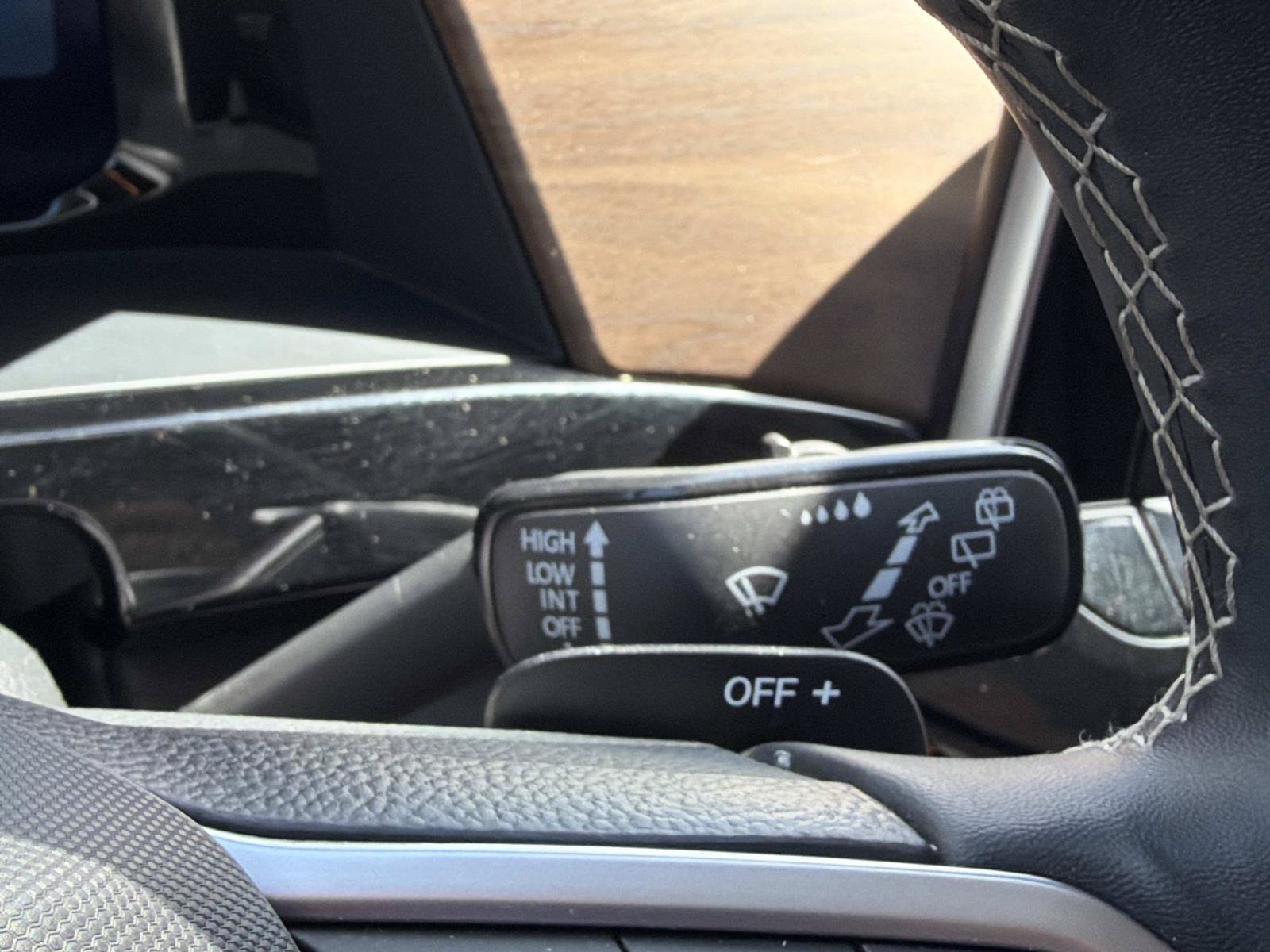 Used 2024 Volkswagen Atlas SE FWD image 22