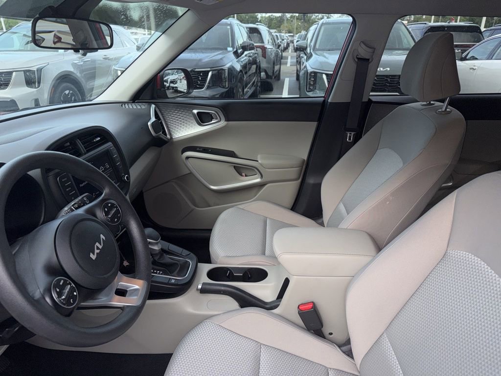 Certified 2023 Kia Soul LX FWD image 10