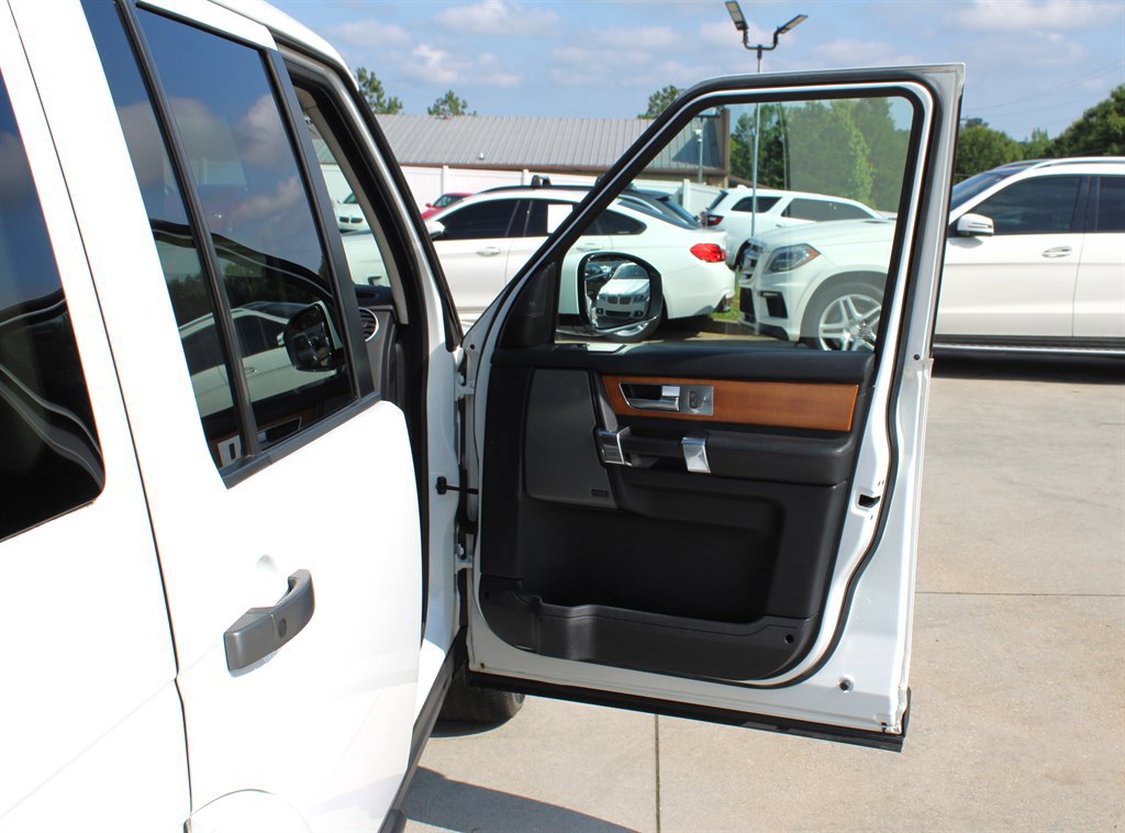 Used 2014 Land Rover LR4 HSE image 31