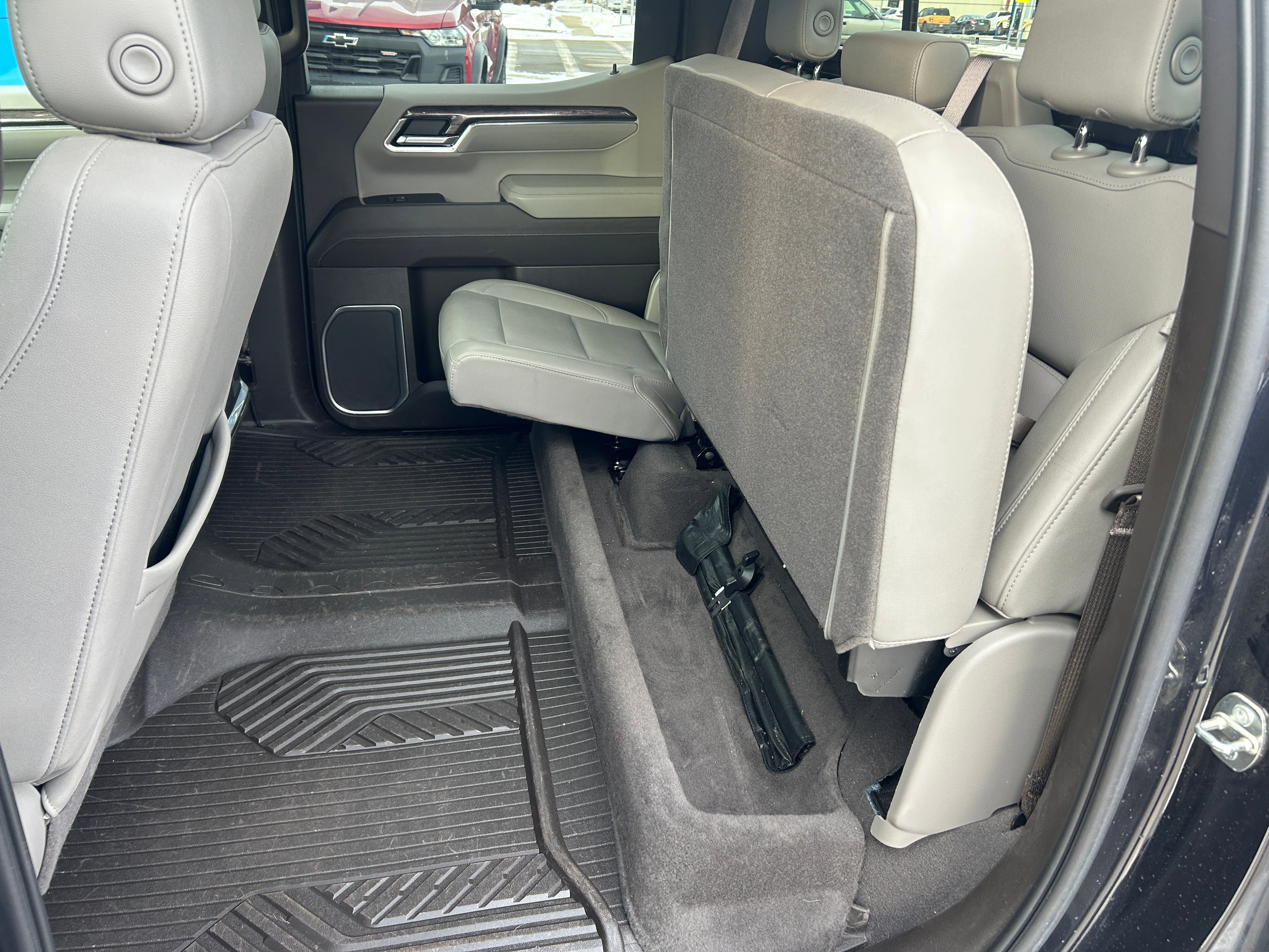 Used 2023 Chevrolet Silverado 1500 LTZ w/ LTZ Premium Package AWD/4WD image 39