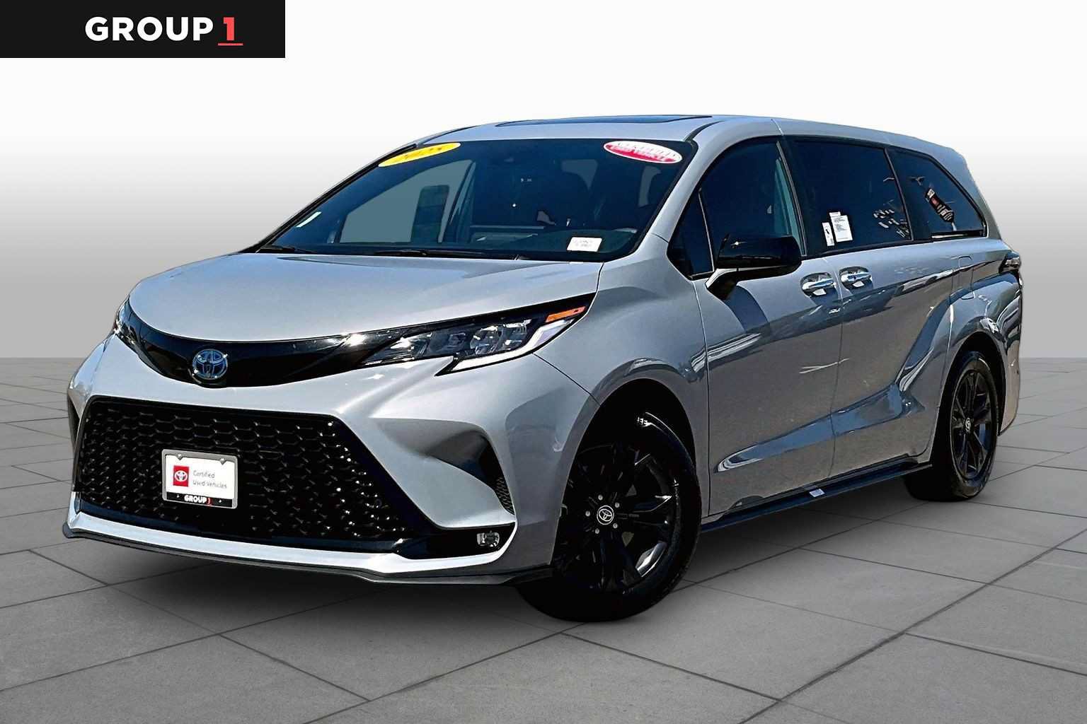 Certified 2025 Toyota Sienna XSE AWD/4WD image 1
