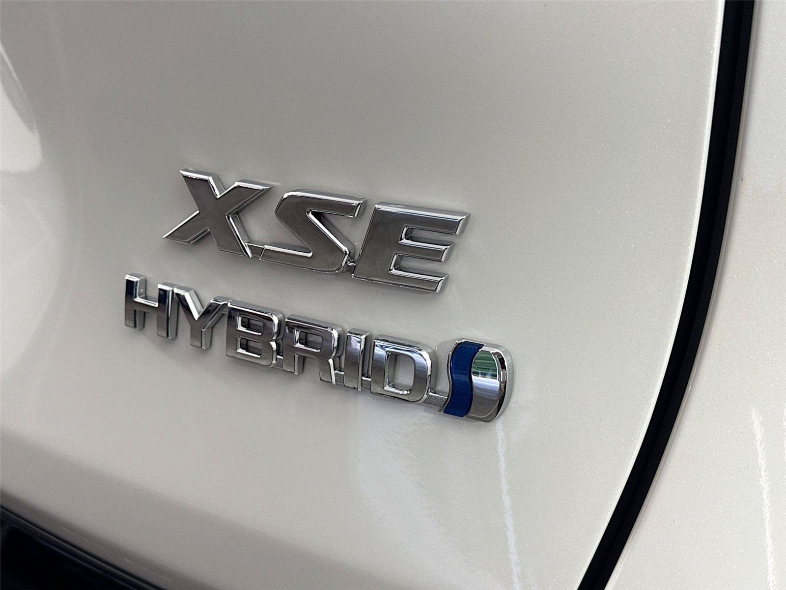 Used 2022 Toyota RAV4 XSE AWD/4WD image 14