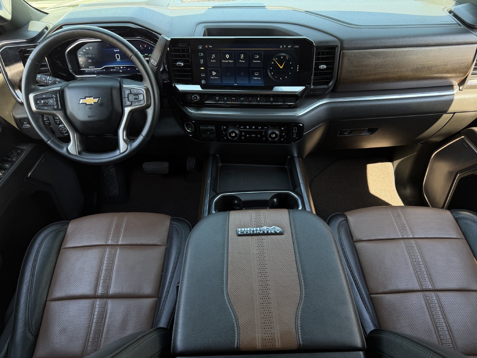 Used 2024 Chevrolet Silverado 2500 High Country w/ High Country Premium Package AWD/4WD image 15