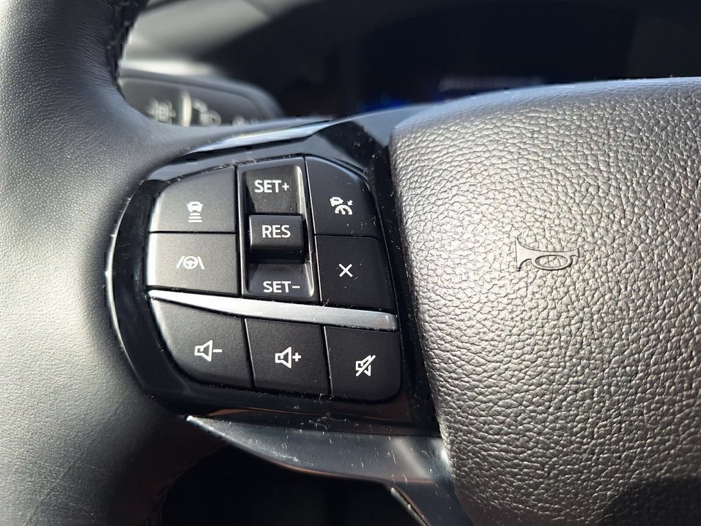 Used 2022 Ford Explorer Platinum w/ Equipment Group 601A RWD image 13