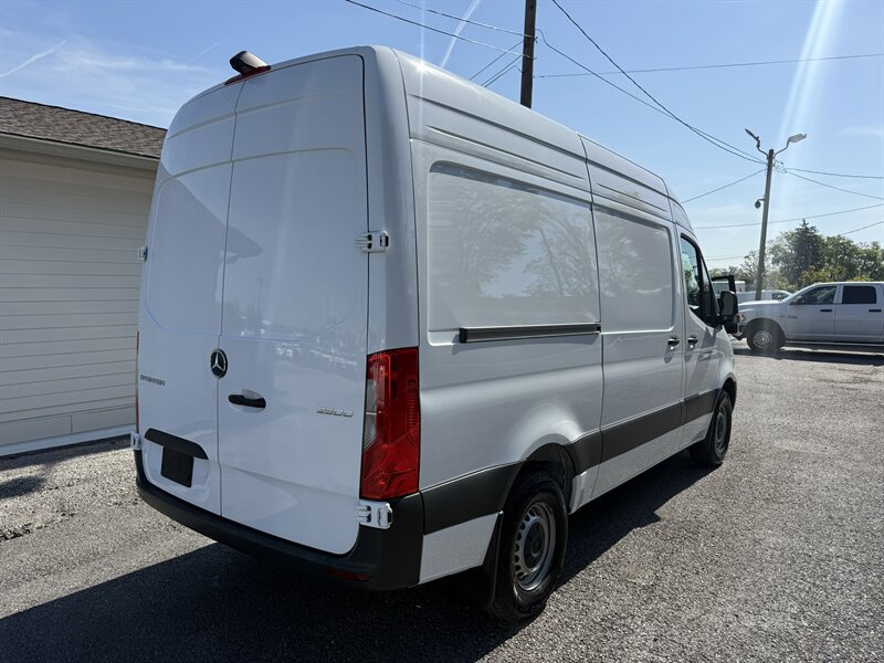 Used 2025 Mercedes-Benz Sprinter 2500 image 13