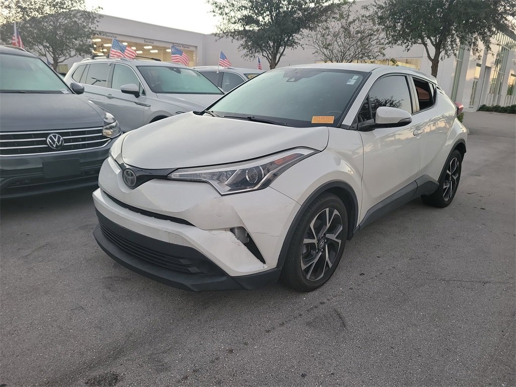 Used 2019 Toyota C-HR XLE image 2