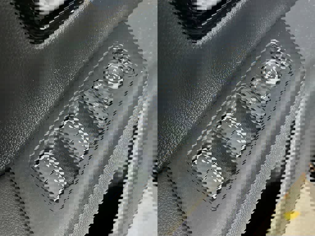 Used 2025 Honda CR-V EX-L image 29