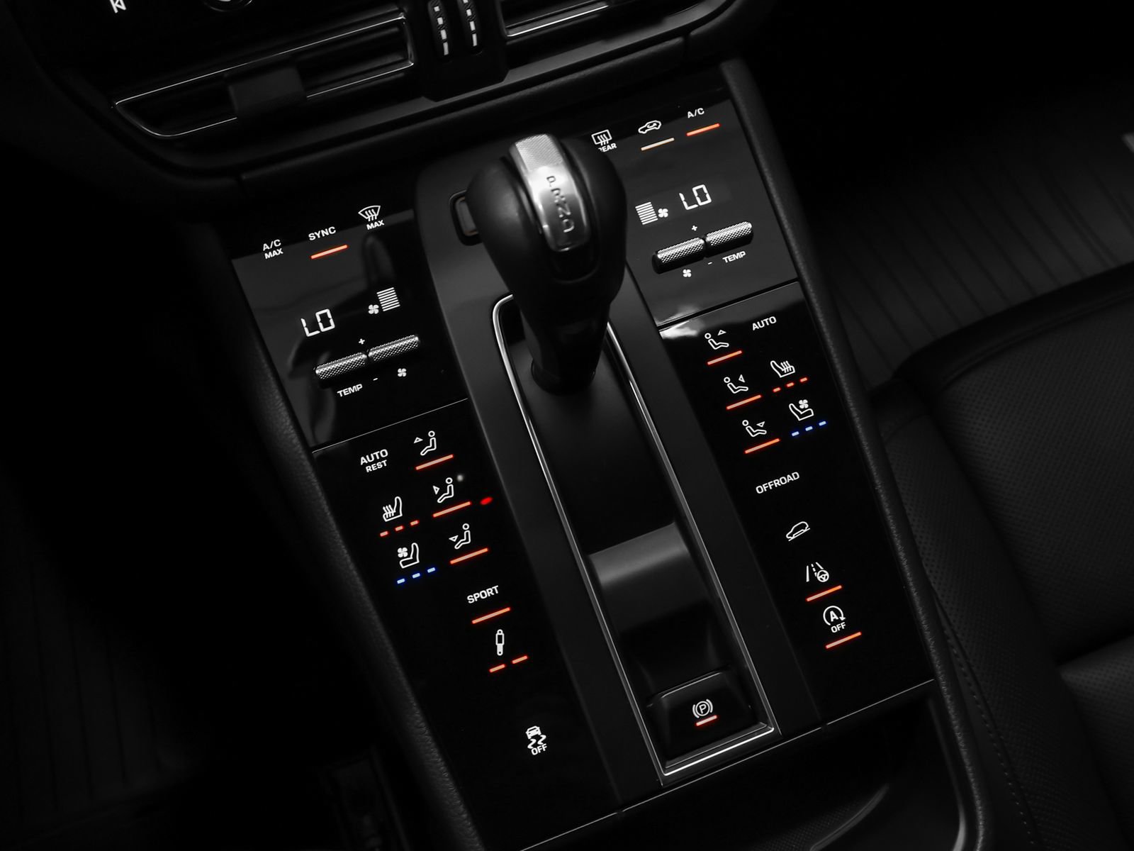 Certified 2024 Porsche Macan S AWD/4WD image 40
