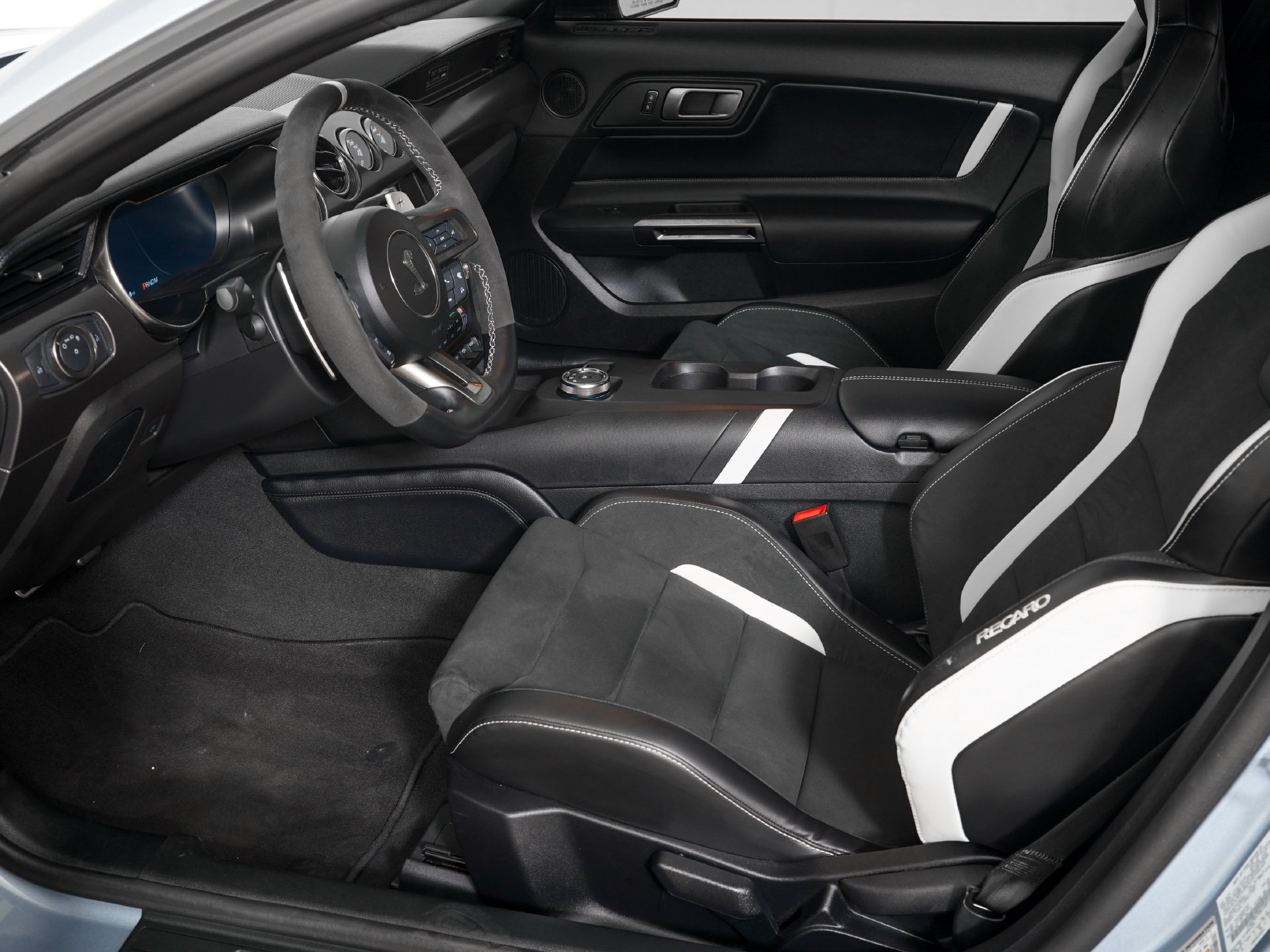 Used 2022 Ford Mustang Shelby GT500 w/ Technology Package RWD image 13