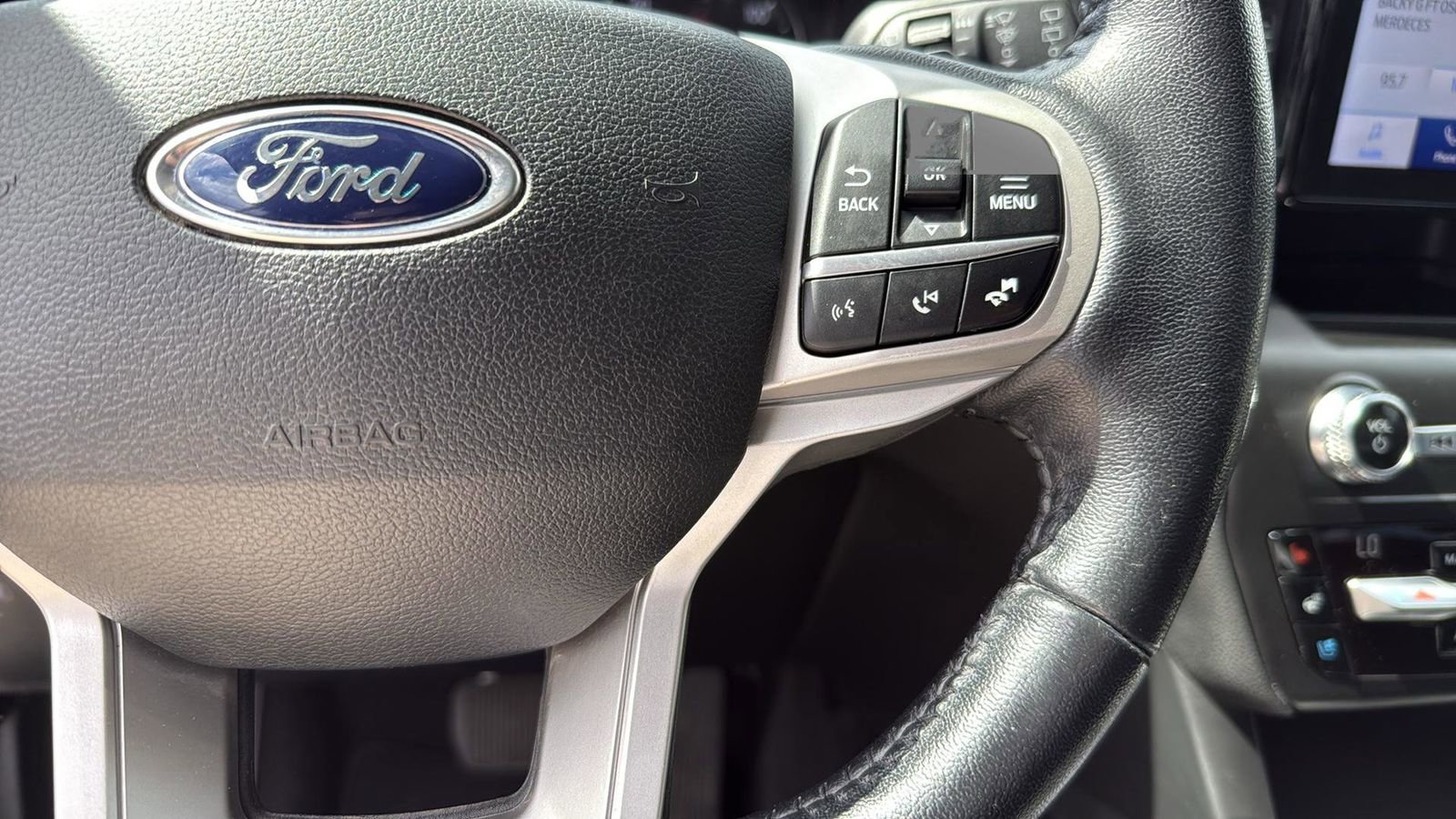 Used 2020 Ford Explorer Limited image 16