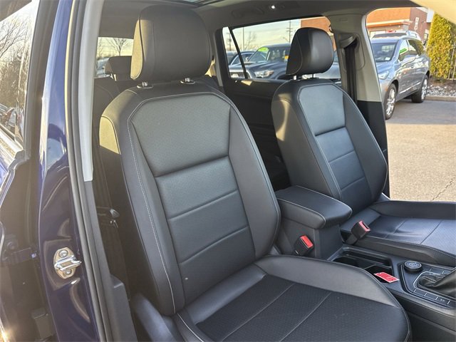 Used 2021 Volkswagen Tiguan SE w/ Panoramic Sunroof Package image 28