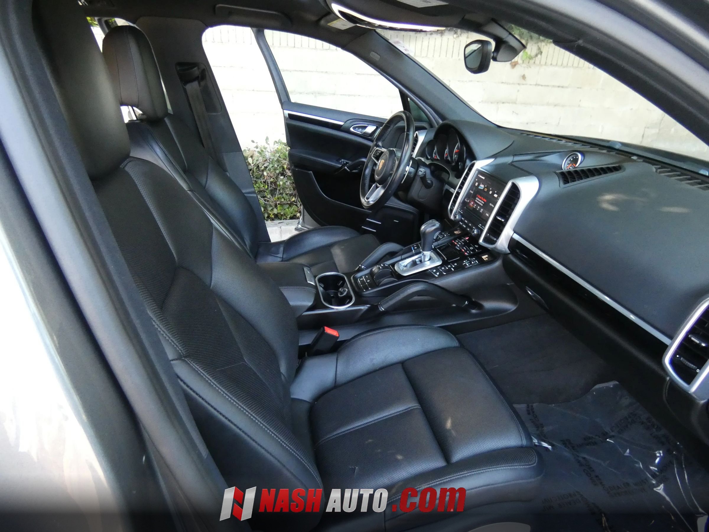 Used 2018 Porsche Cayenne AWD/4WD image 23