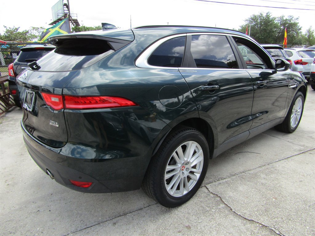 Used 2017 Jaguar F-PACE Prestige image 4
