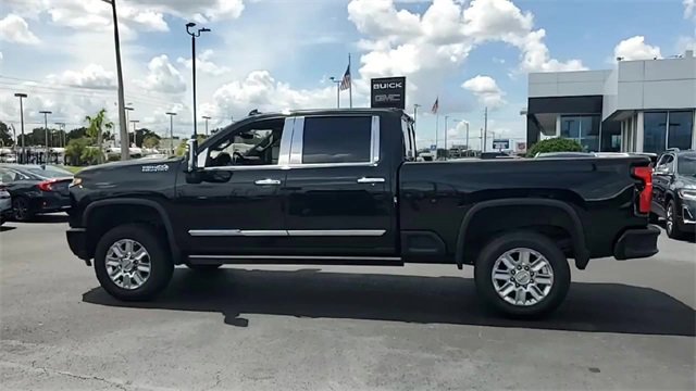 Used 2024 Chevrolet Silverado 2500 High Country w/ High Country Premium Package image 4