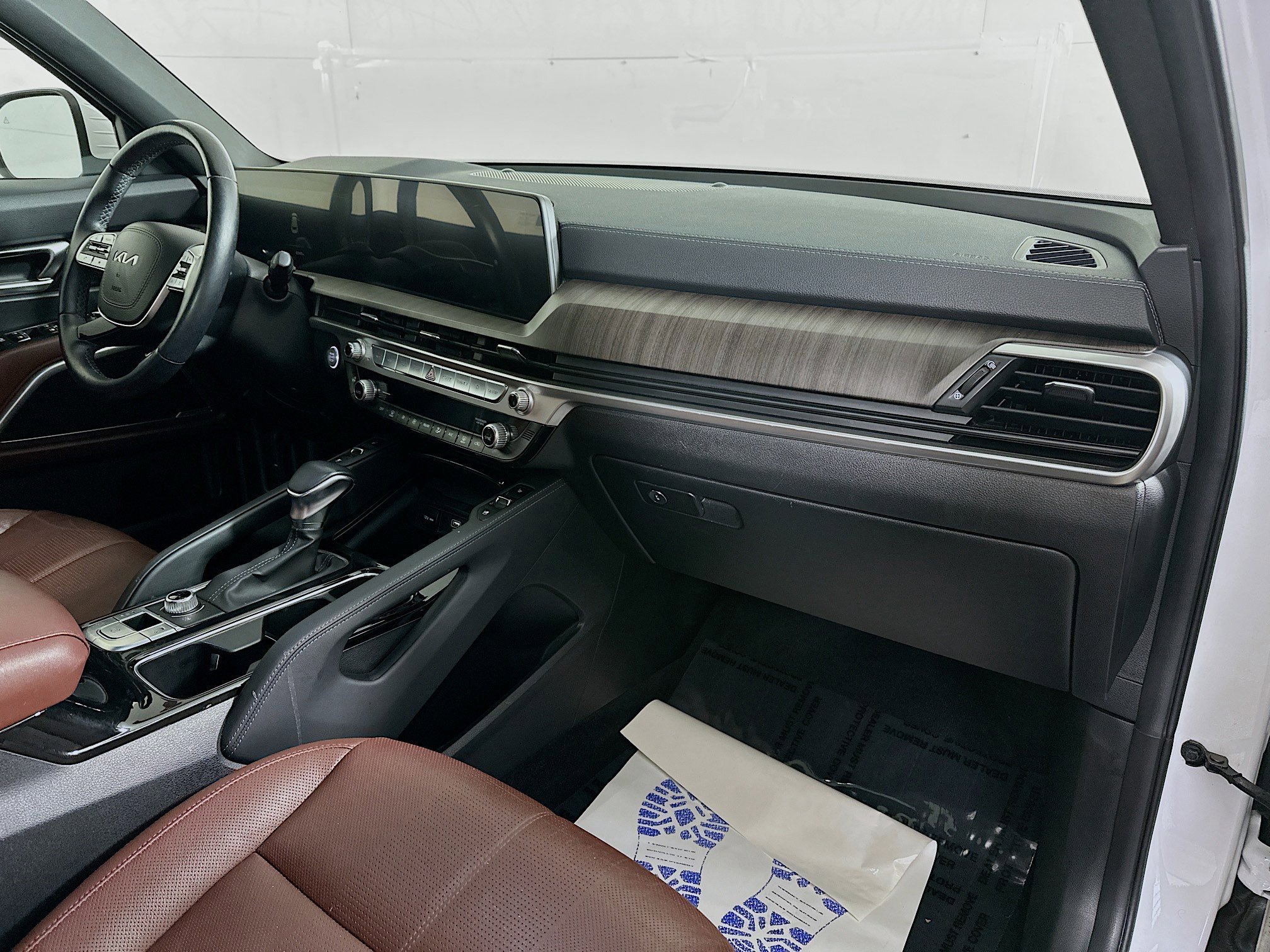 Used 2023 Kia Telluride EX w/ EX Captain's Chair Package image 31