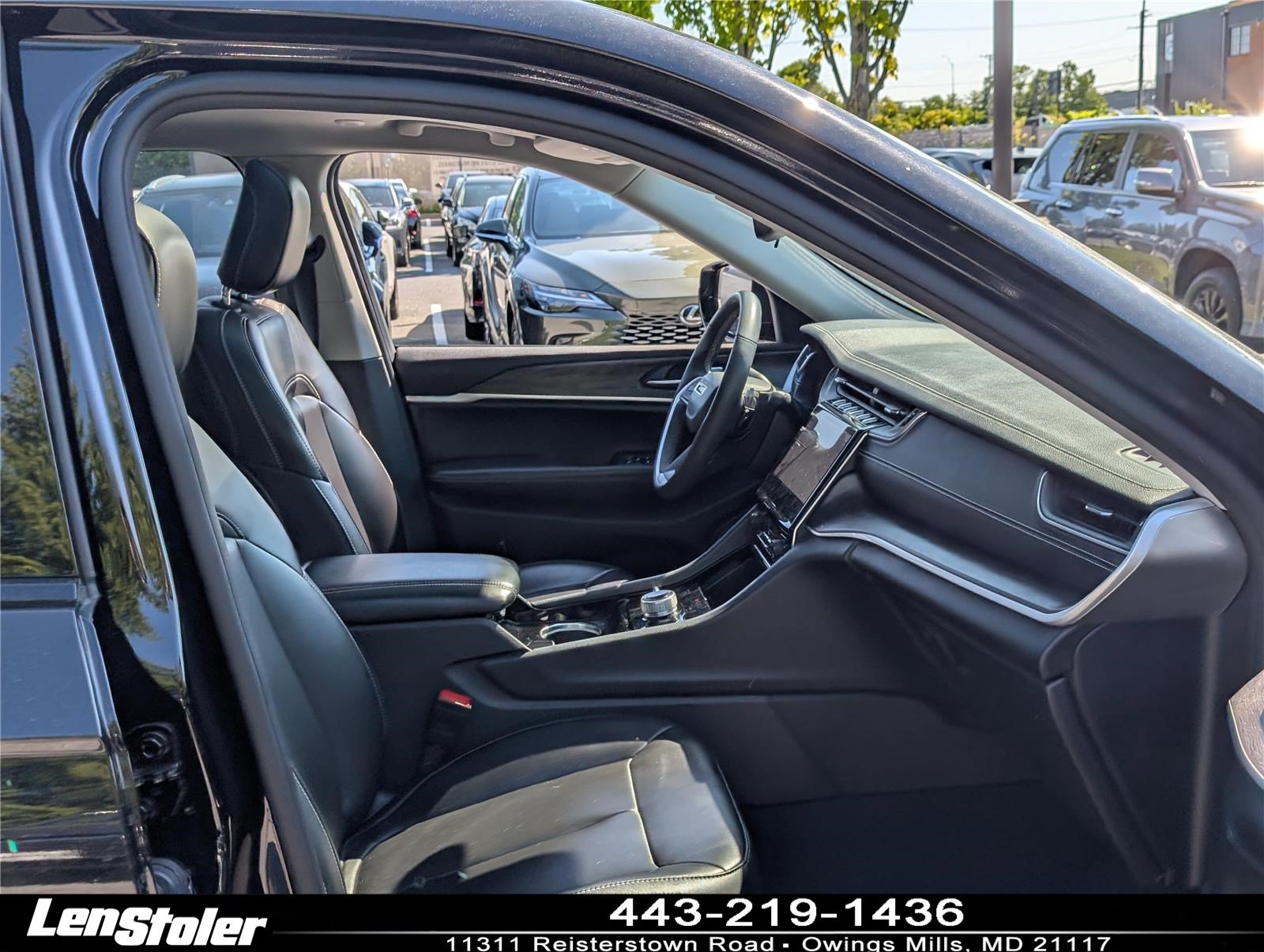 Used 2023 Jeep Grand Cherokee L Limited AWD/4WD image 11