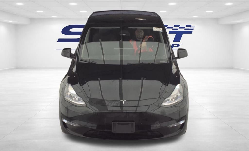 Used 2024 Tesla Model Y Long Range AWD/4WD image 2