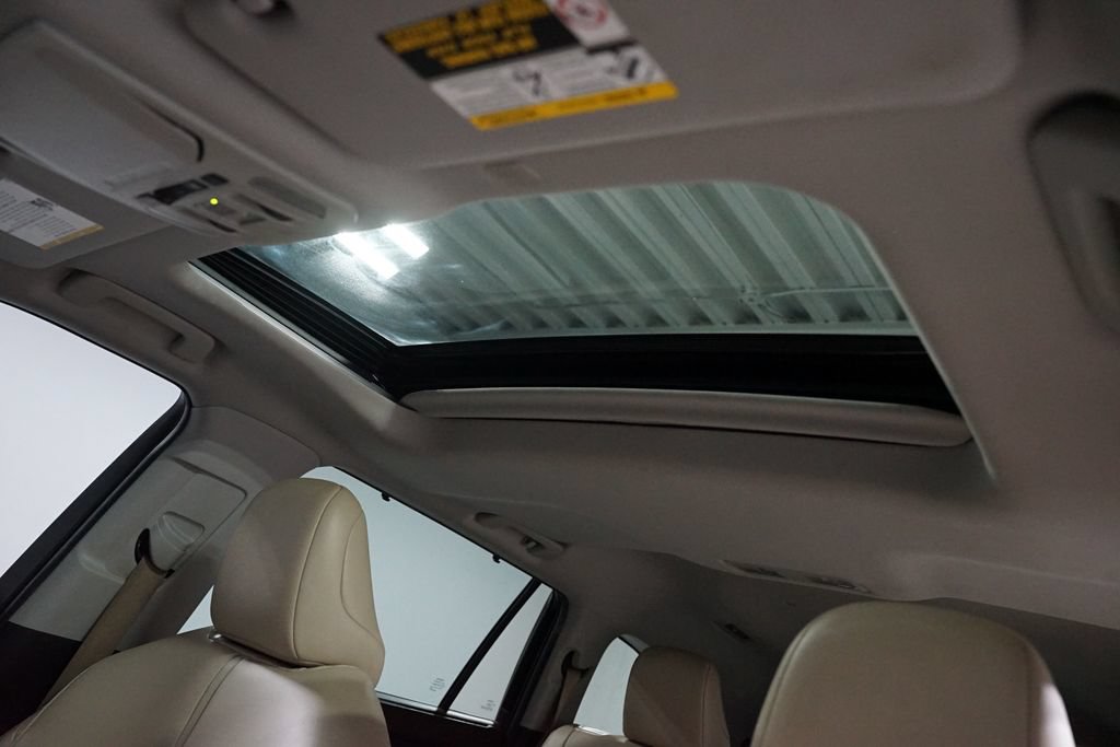 Certified 2021 Toyota Highlander XLE FWD image 34