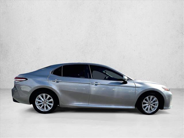 Used 2019 Toyota Camry LE image 5