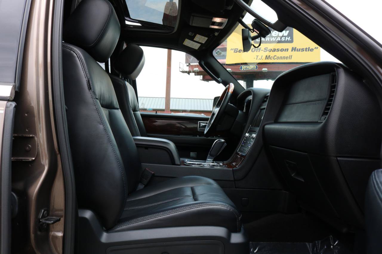 Used 2017 Lincoln Navigator Select AWD/4WD image 52