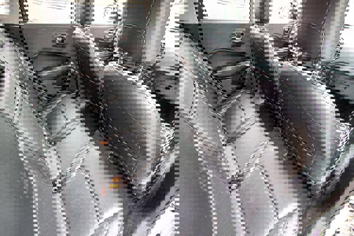 Used 2018 Jeep Compass Limited w/ Navigation Group image 26