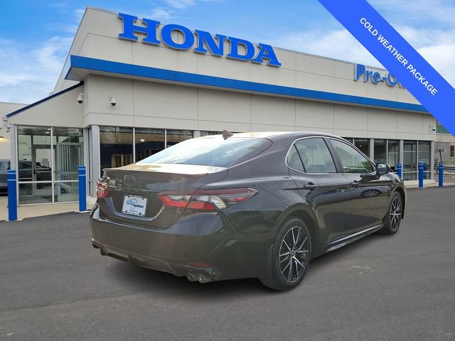 Used 2024 Toyota Camry SE w/ Cold Weather Package FWD image 4