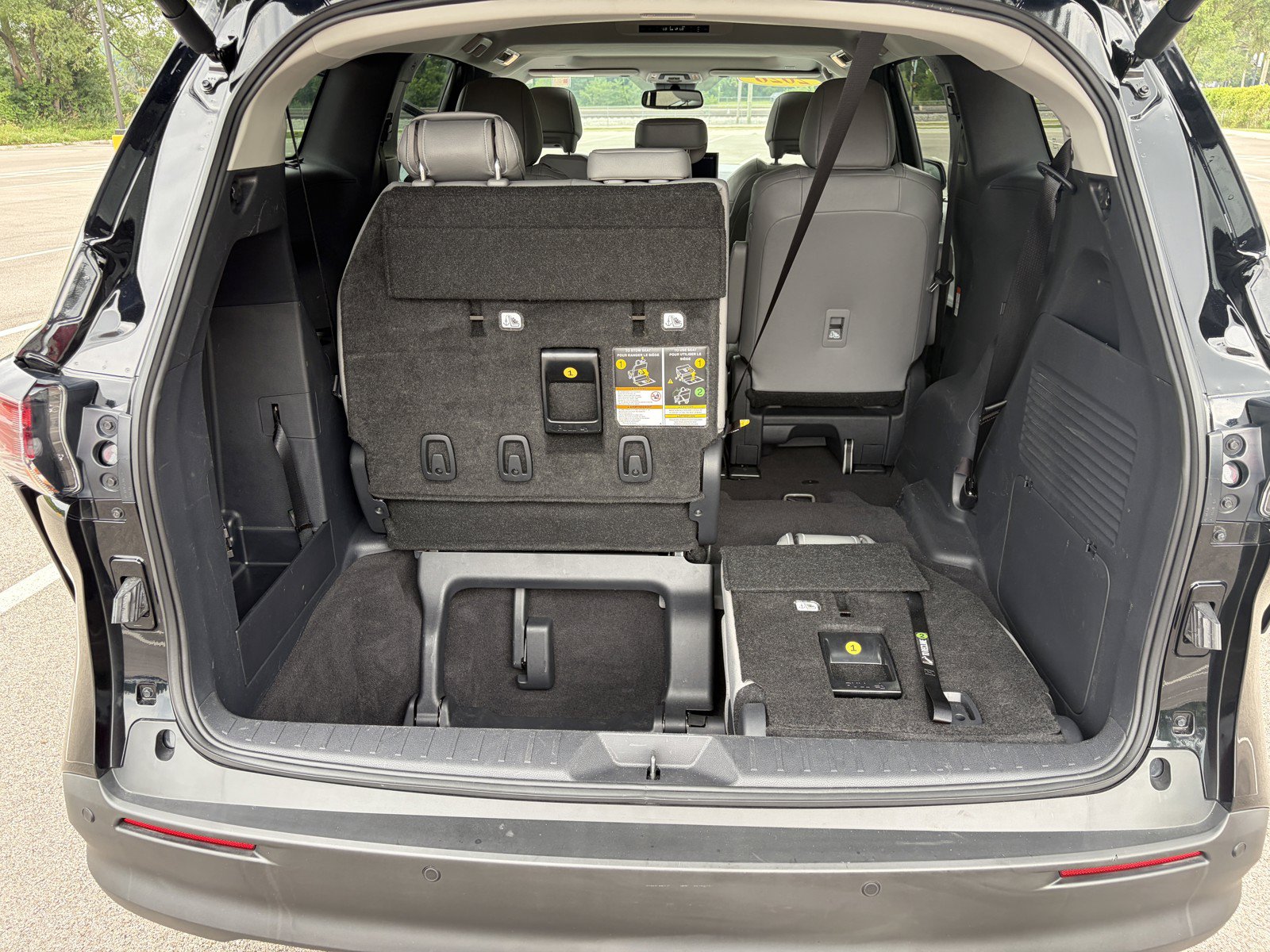 Used 2026 Toyota Sienna XLE FWD image 34