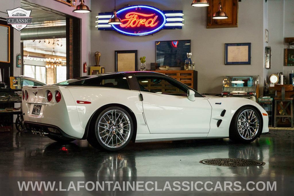 Used 2013 Chevrolet Corvette ZR1 w/ 3ZR Preferred Equipment Group RWD image 2
