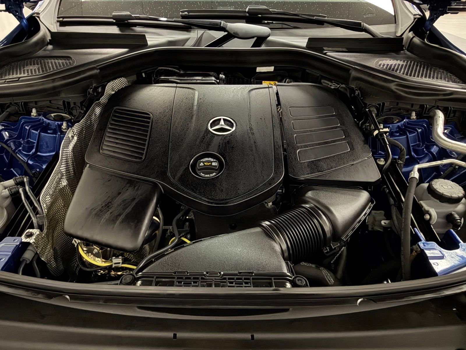 Certified 2025 Mercedes-Benz GLC 300 4MATIC image 39