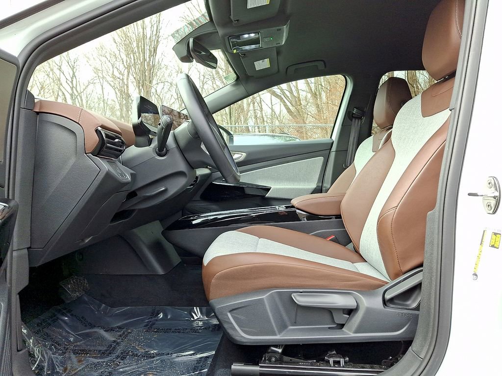 Certified 2025 Volkswagen ID.4 Pro image 13