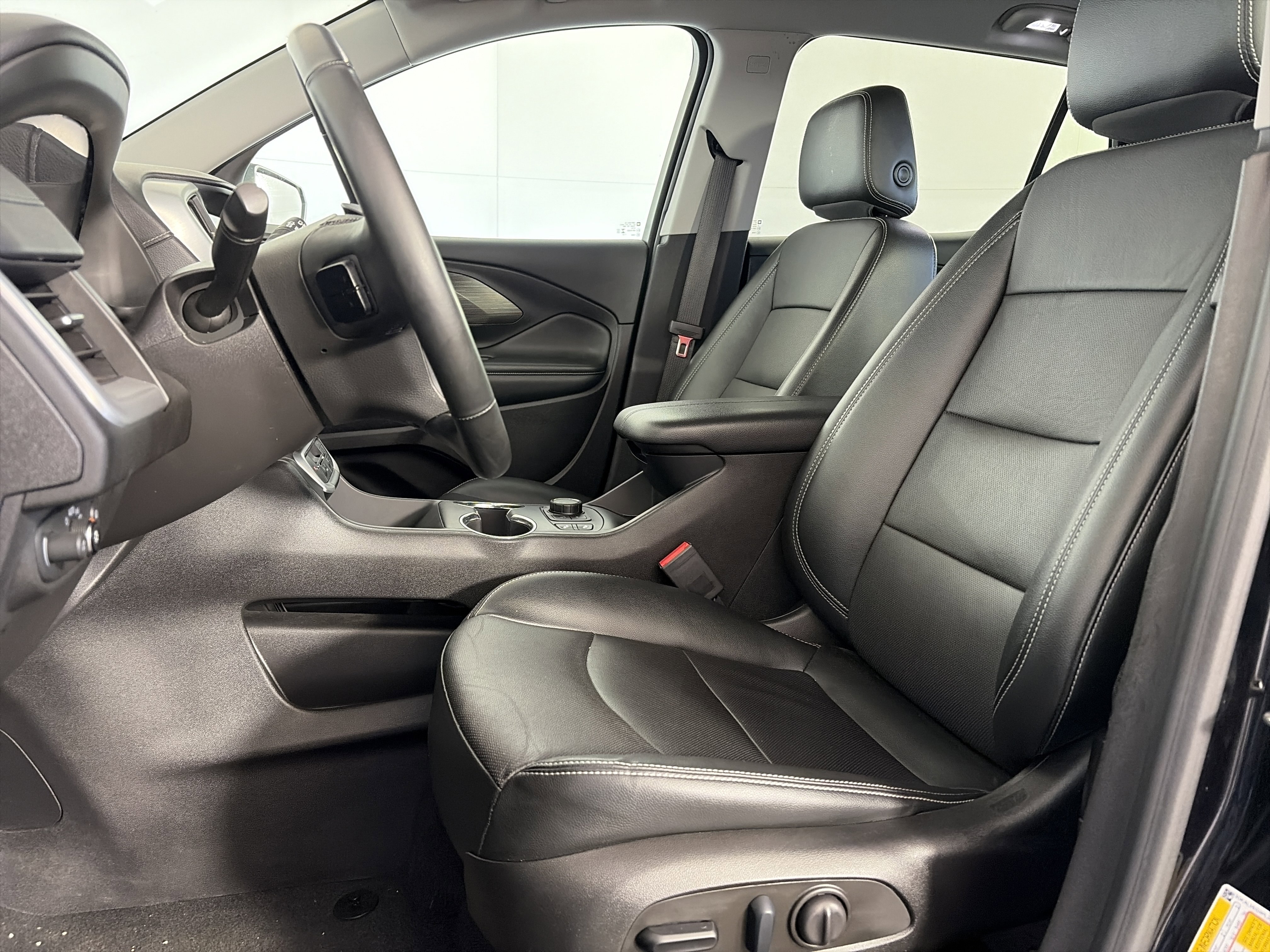 Used 2023 GMC Terrain SLT image 7