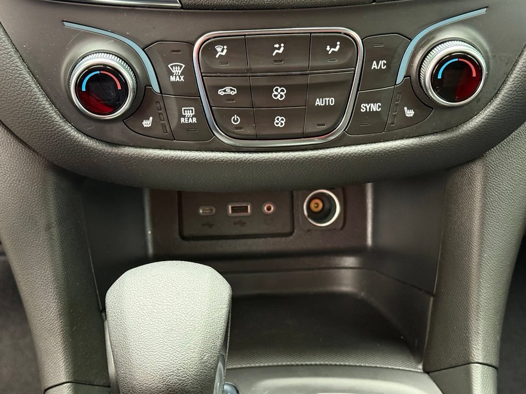 Used 2023 Chevrolet Equinox LT AWD/4WD image 19