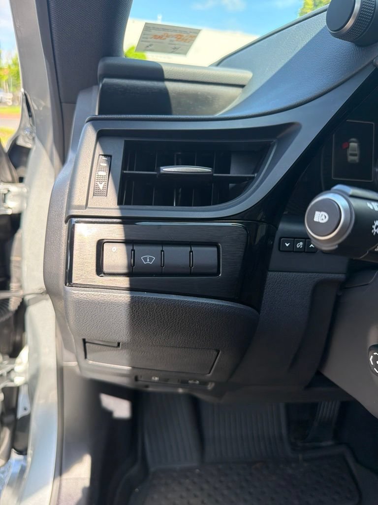 Certified 2025 Lexus ES 350 w/ Premium Package FWD image 32