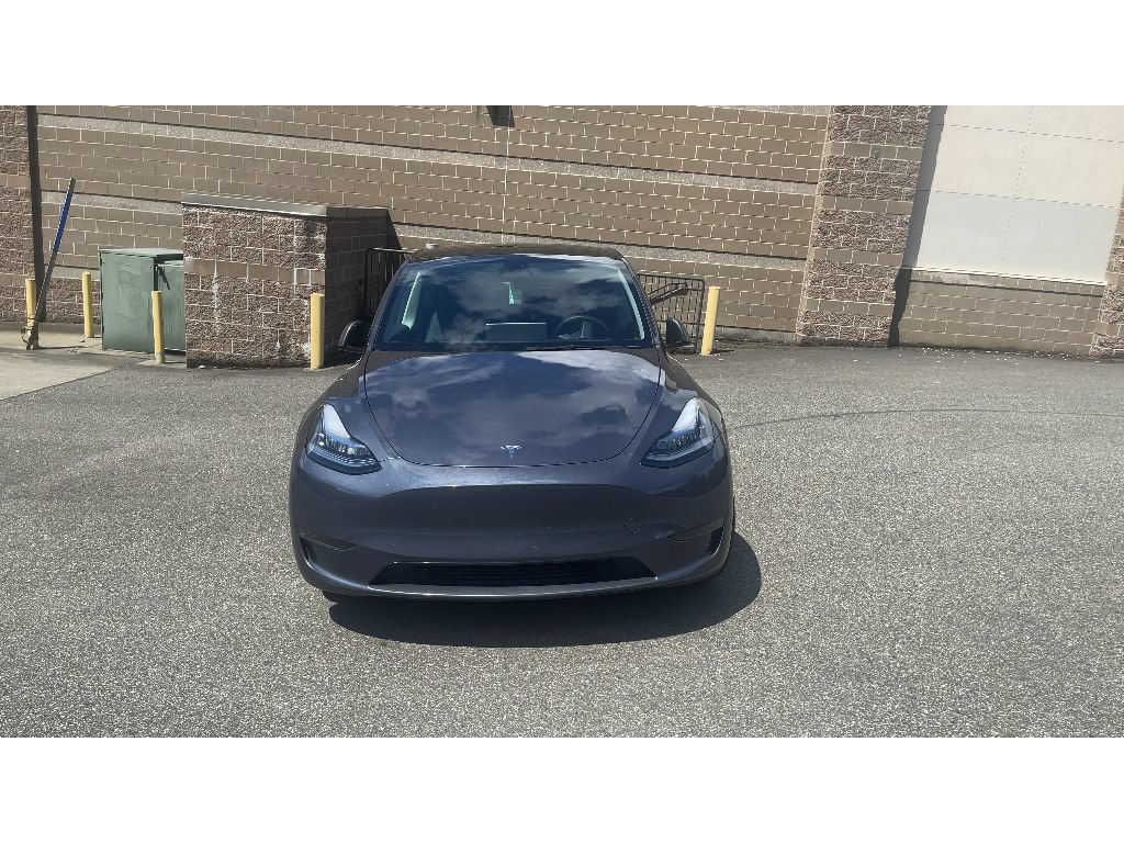 Used 2023 Tesla Model Y Long Range AWD/4WD image 2